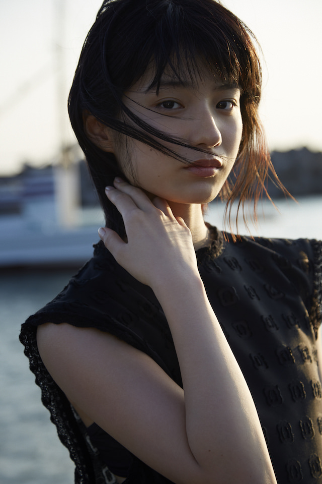 原色美女図鑑
蒔田彩珠